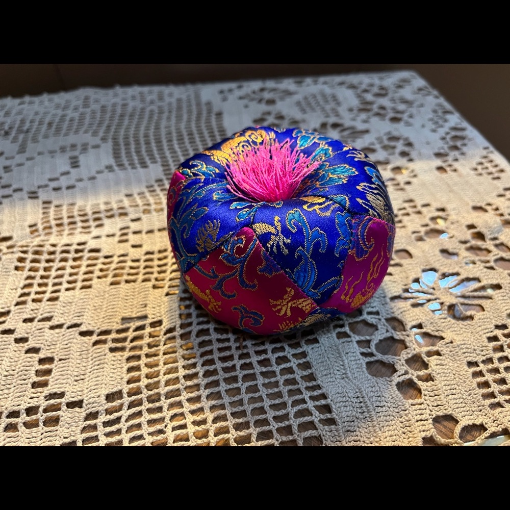 Pin cushion